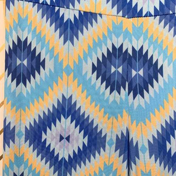 Intermix Geometric Print Wide Leg Pants in Blue - Picture 5 of 8